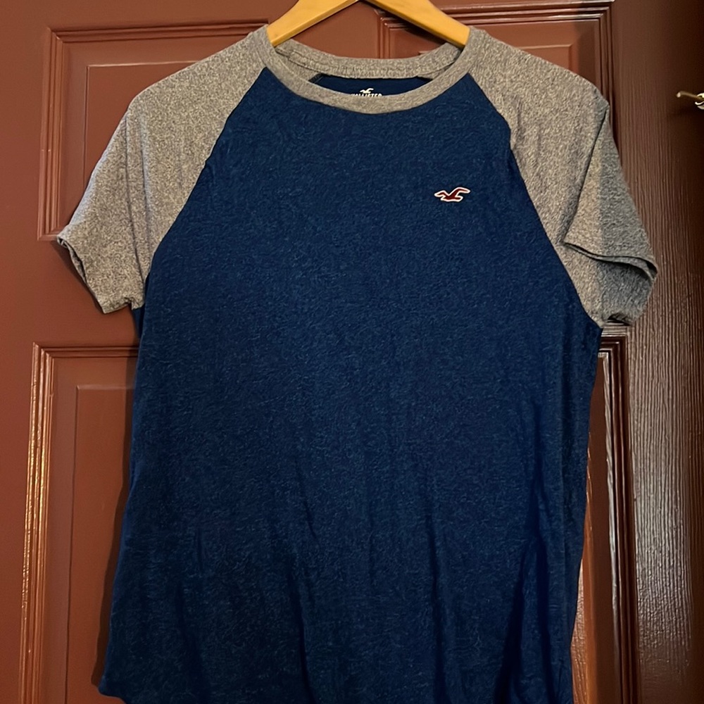 Hollister Tee